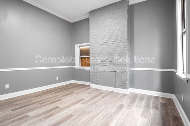 Building Photo - 3158 Oregon Ave