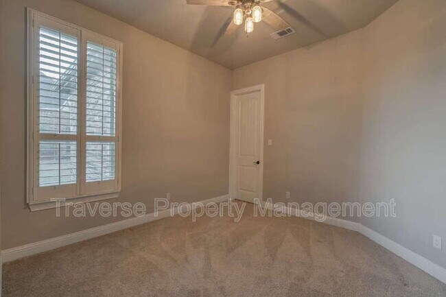 Building Photo - 10280 Mustang Downs Dr