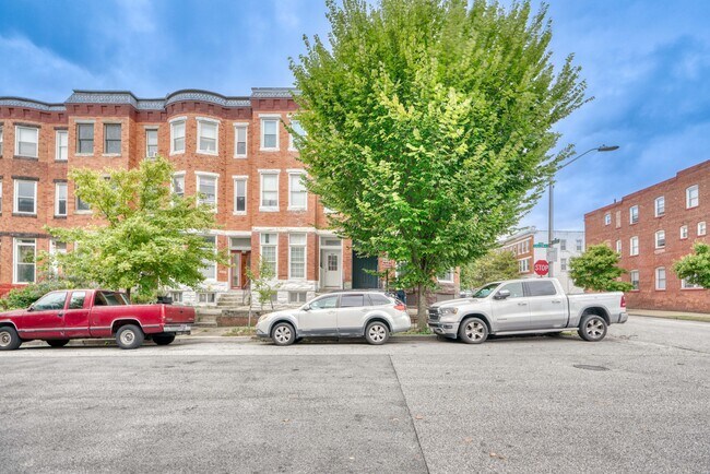 Building Photo - 2324 Callow Ave