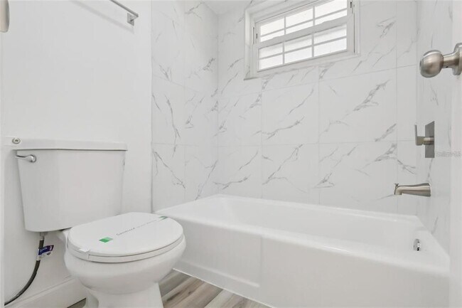 Building Photo - 11147 Acme Dr