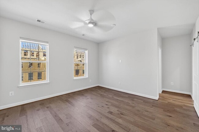 Building Photo - 620 Halsey Way