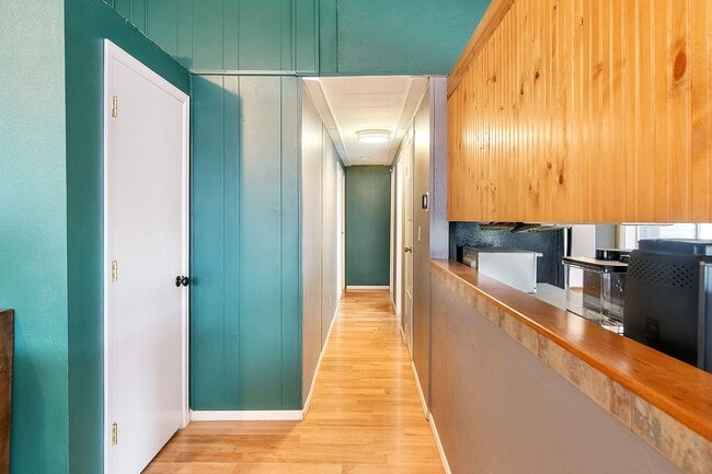Building Photo - Pets Negotiable, Open Floor Plan and Stora...