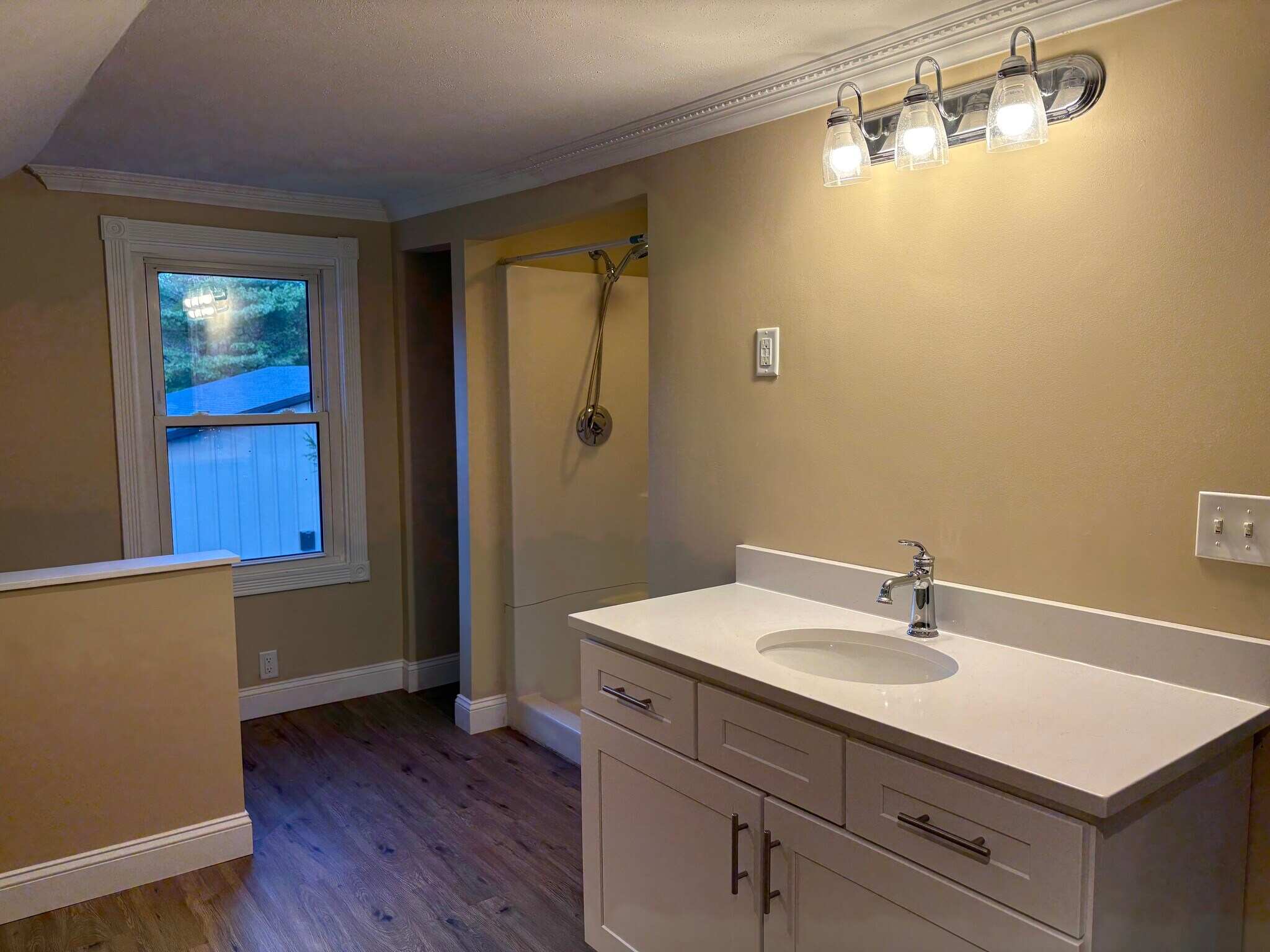 Building Photo - 261 Shaker Rd