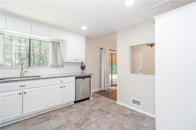 Building Photo - 2759 Shetland Ln NW