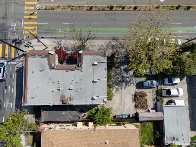 Building Photo - 906 40th St