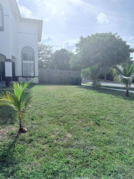 Building Photo - 20318 SW 87th Ct