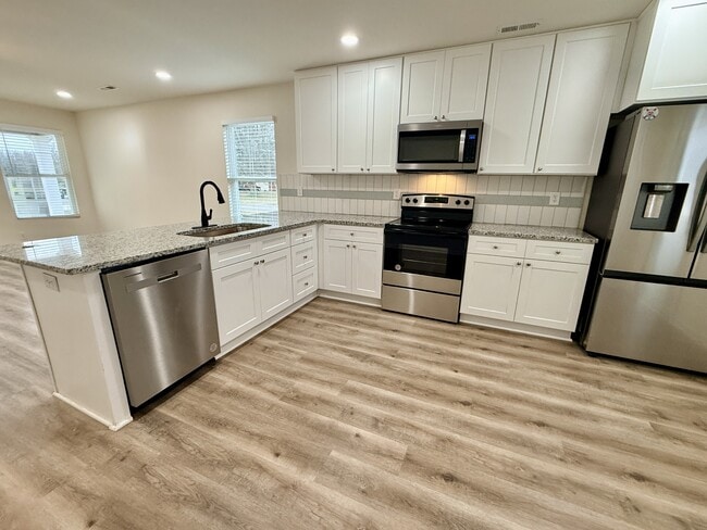 Building Photo - 103 Oakwood Meadows Dr