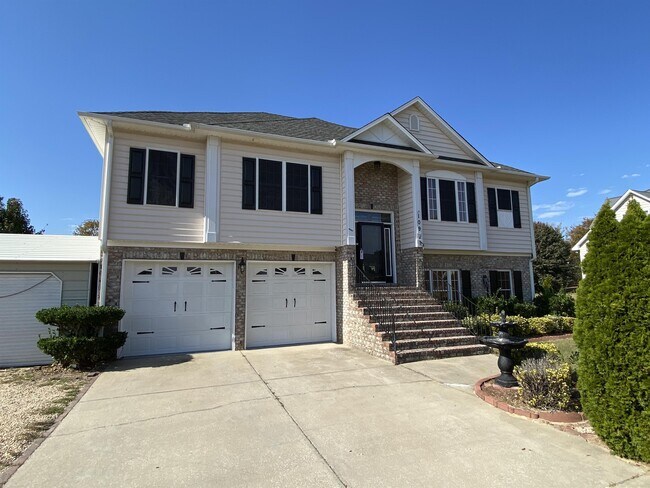 Building Photo - 109 Canyon Ct