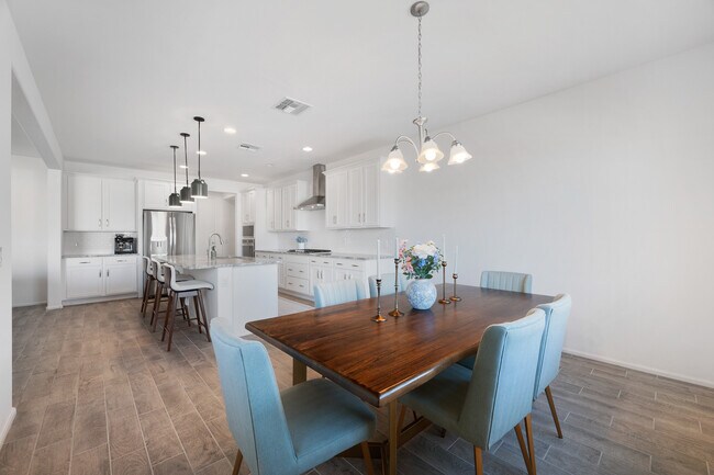 Building Photo - 9735 E Carr Peak Trl