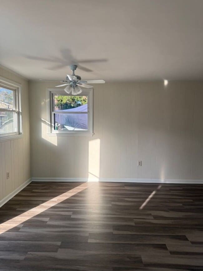 Building Photo - Heart of Surfside East of 17