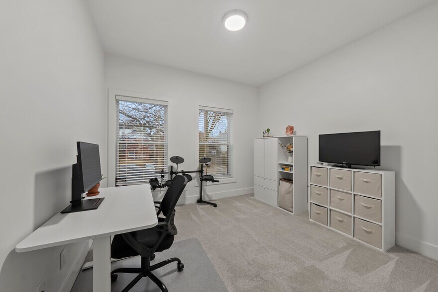 Building Photo - 1205 Hamlet St