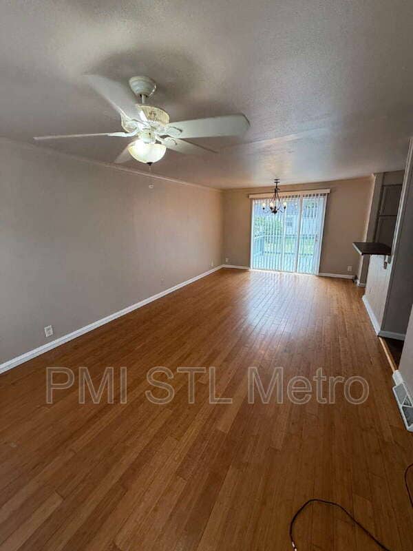 Building Photo - 1230 Roxton Dr
