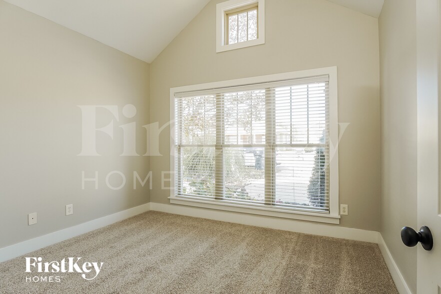 Building Photo - 152 Moss Stone Ln