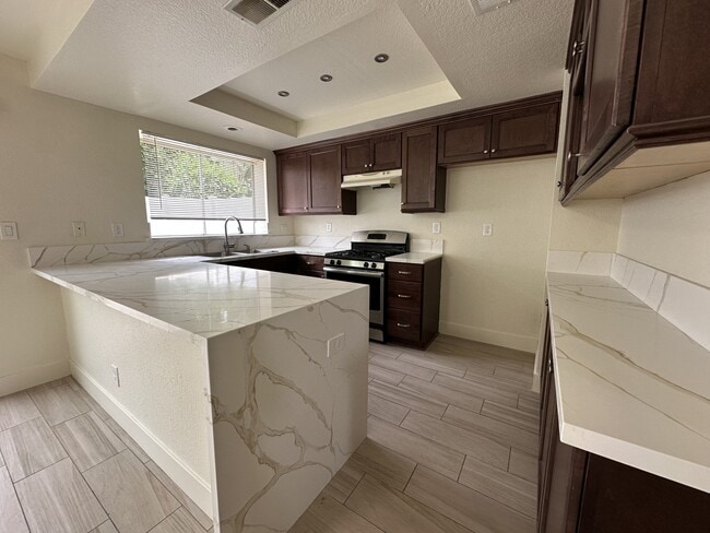 Building Photo - 15819 Antelope Dr
