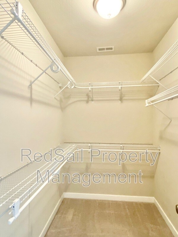 Building Photo - 520 Fishers Ct