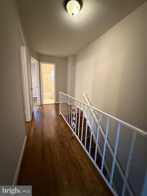 Building Photo - 5852 Mt Vernon Dr