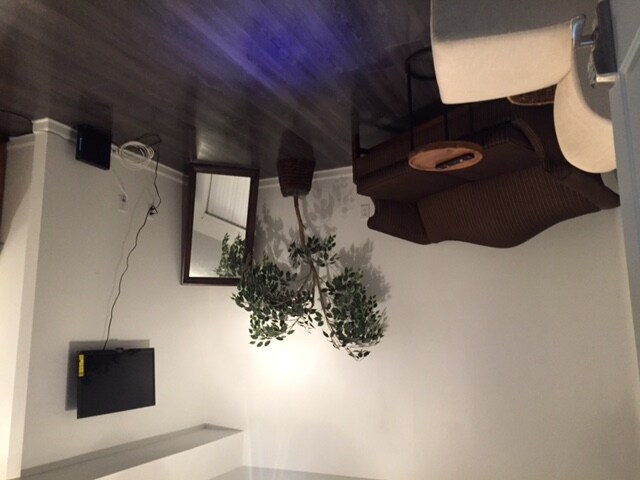 Building Photo - 1 US-1