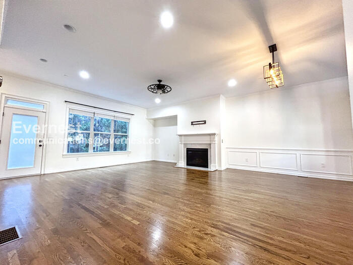 Building Photo - 951 Opelousas Way