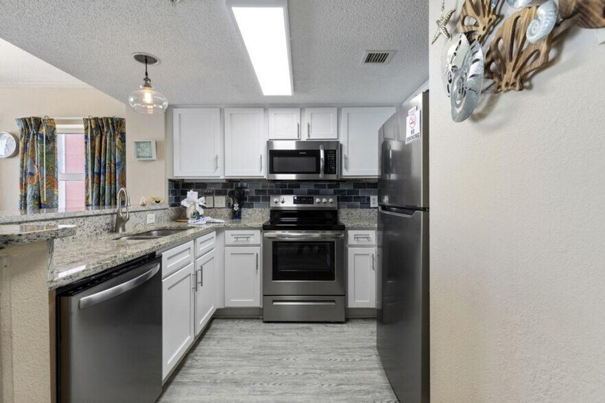 Building Photo - 1700 N Ocean Blvd