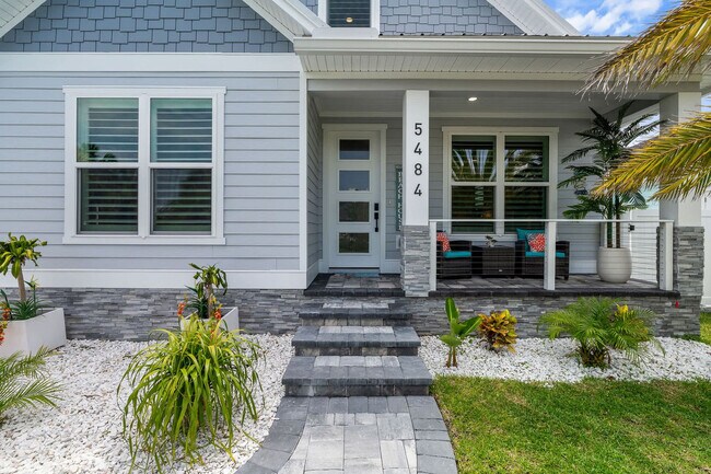 Building Photo - 5484 3rd St