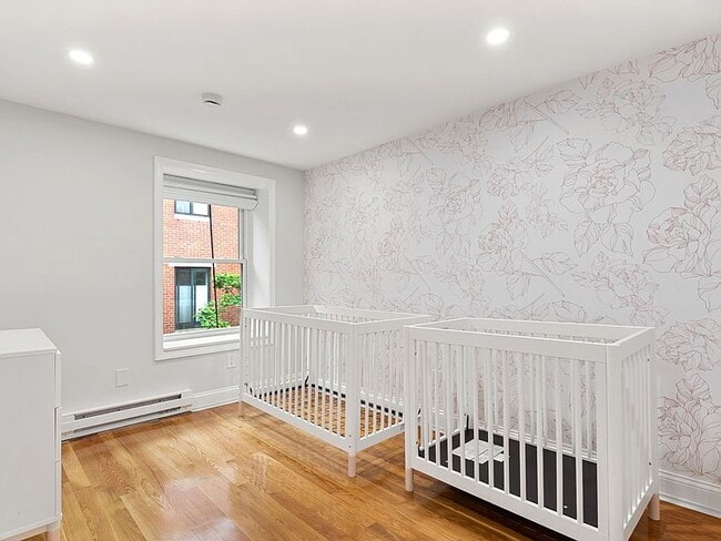 Building Photo - "Charming 2-Bedroom Retreat in the Heart of Boston's Vibrant North End"