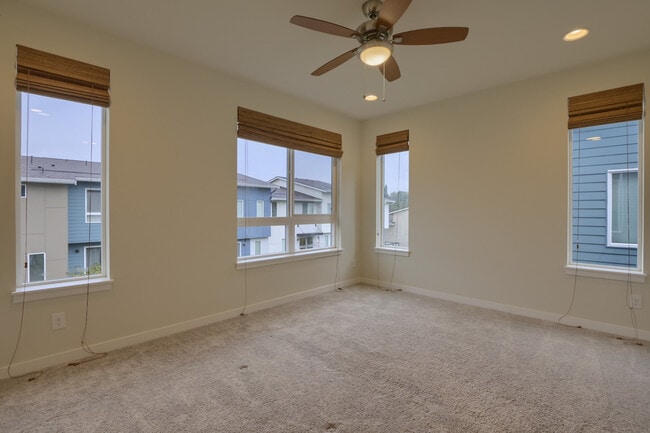 Building Photo - 14661 36th Ct NE