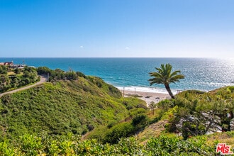 Building Photo - 6817 Seawatch Ln