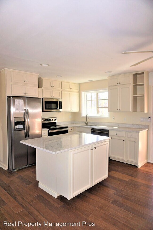 2 br, 2 bath House 9640 Shenandoah Path 9640 Shenandoah Path