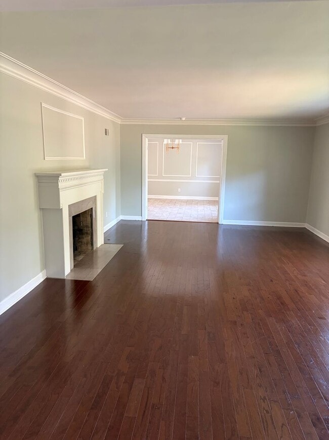 Building Photo - 1300 N Waldron Rd