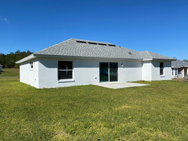 Building Photo - Desirable SW Ocala Neighborhood 3/2/2 **WON'T LAST**