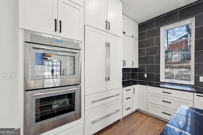 Building Photo - 120 Thome Dr