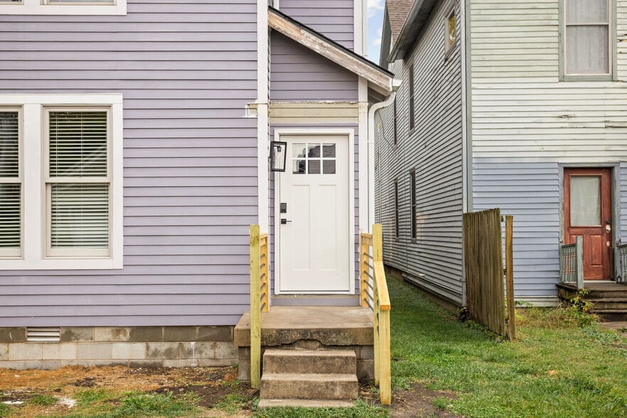 Building Photo - 844 Camp St