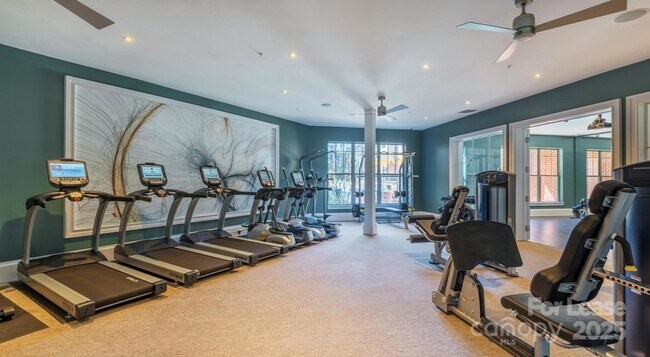 Building Photo - 10624 Parrish St