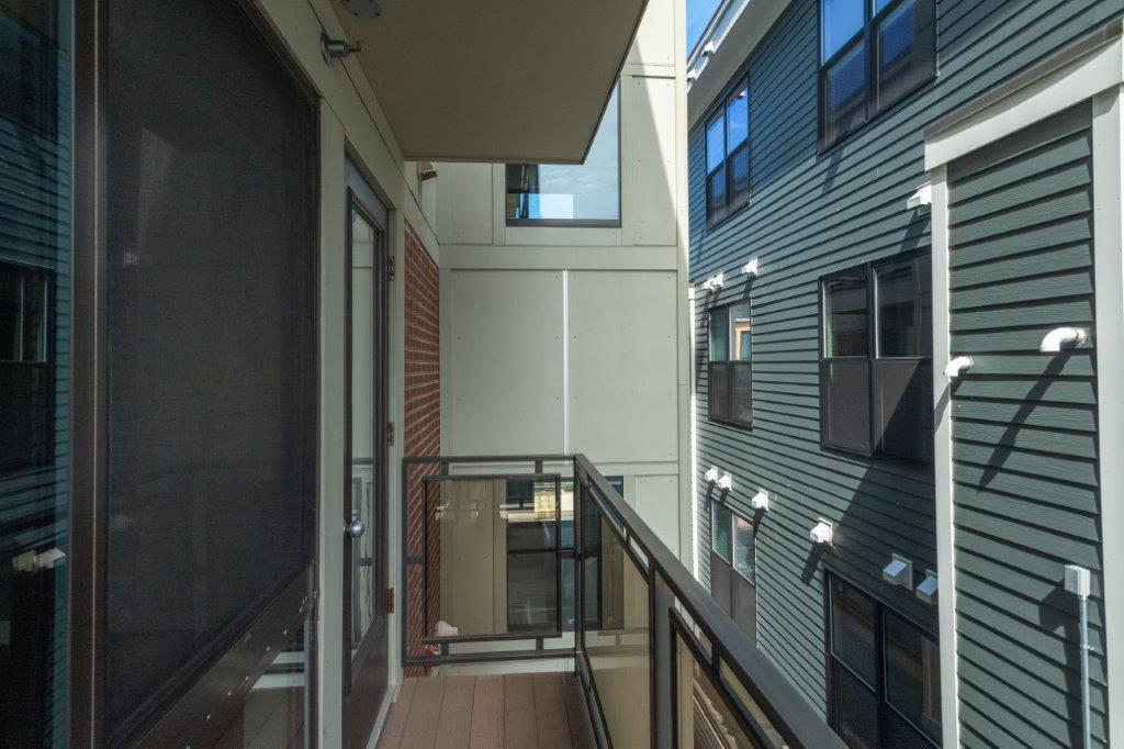 Building Photo - 339 D St