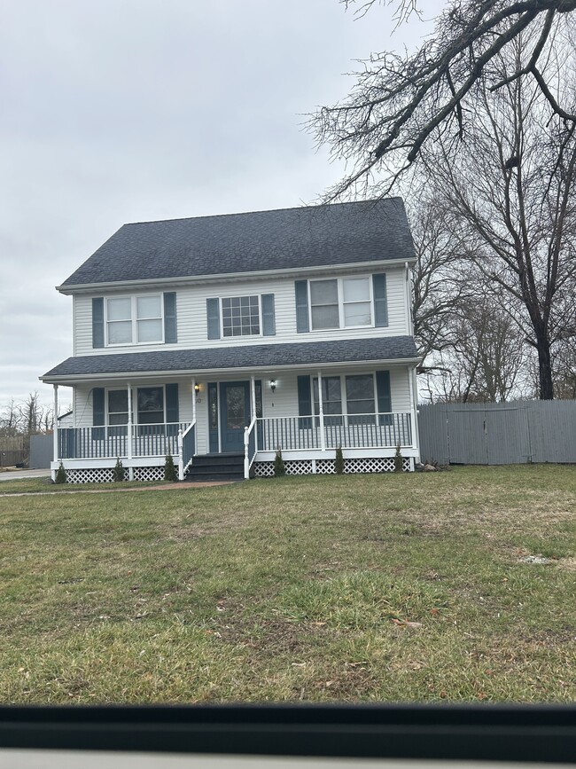 Building Photo - 60 Lynbrook Dr