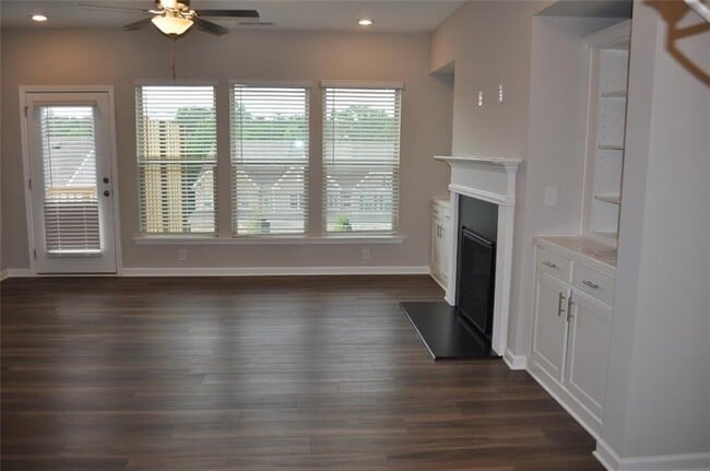 Building Photo - 1345 Endicott Ct