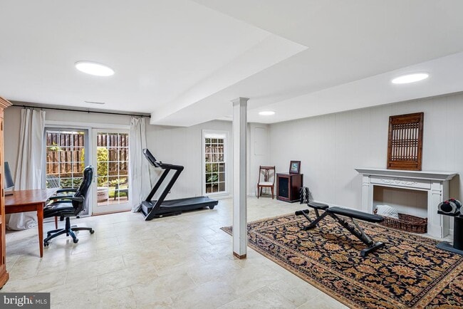Building Photo - 10544 Assembly Dr
