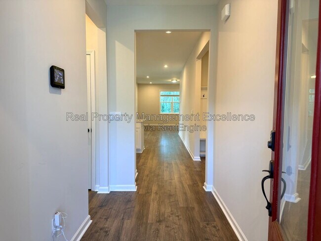 Building Photo - 101 Brody Pne Wy