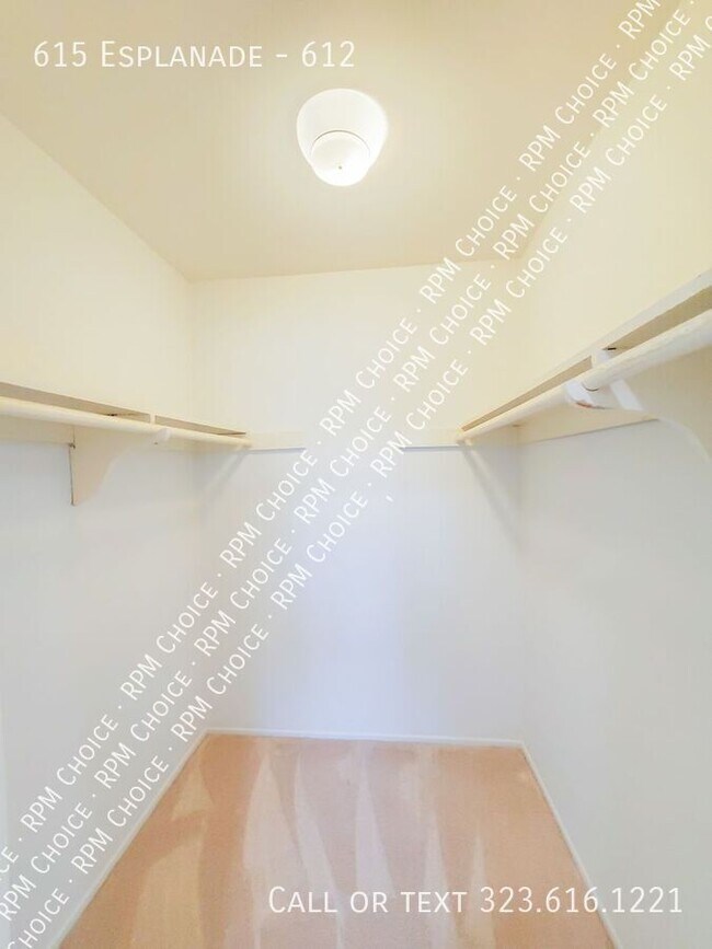 Building Photo - 615 Esplanade-612