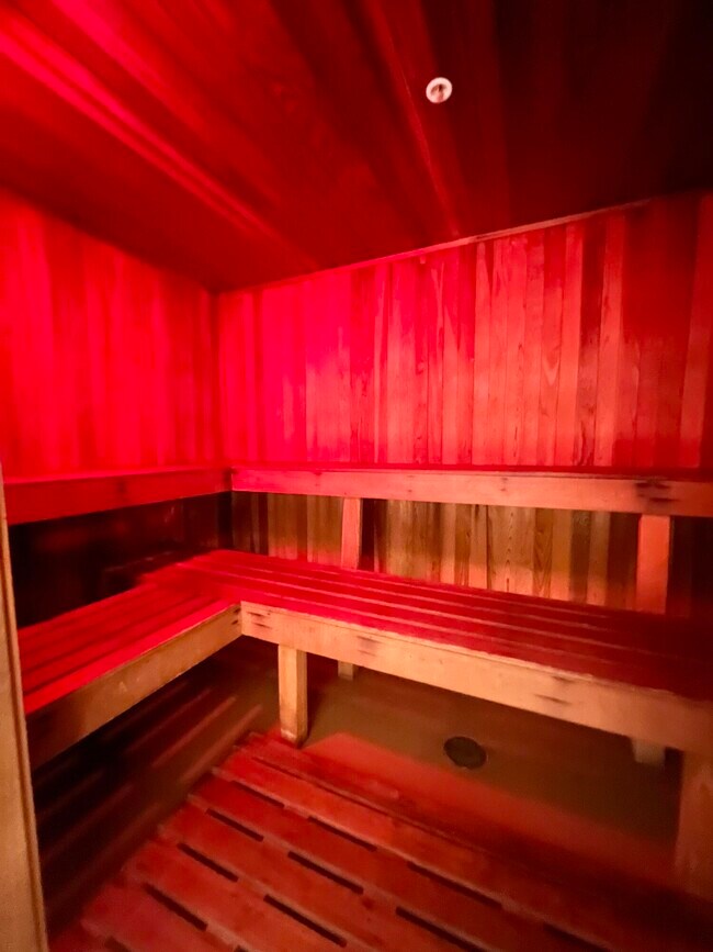 Building Photo - 610 Clematis St