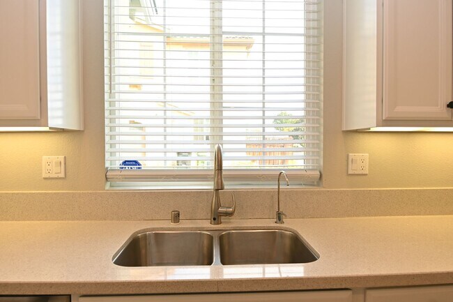 Building Photo - Stylish, Contemporary Campbell 4/2 home with Patio & Attached Garage