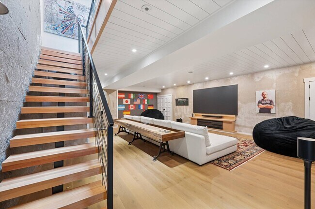 Building Photo - 113 S Edgemere St