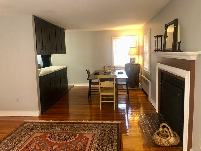 Building Photo - 57 Vine St