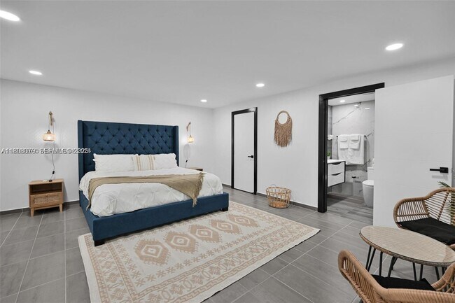 Building Photo - 7335 SW 104th St