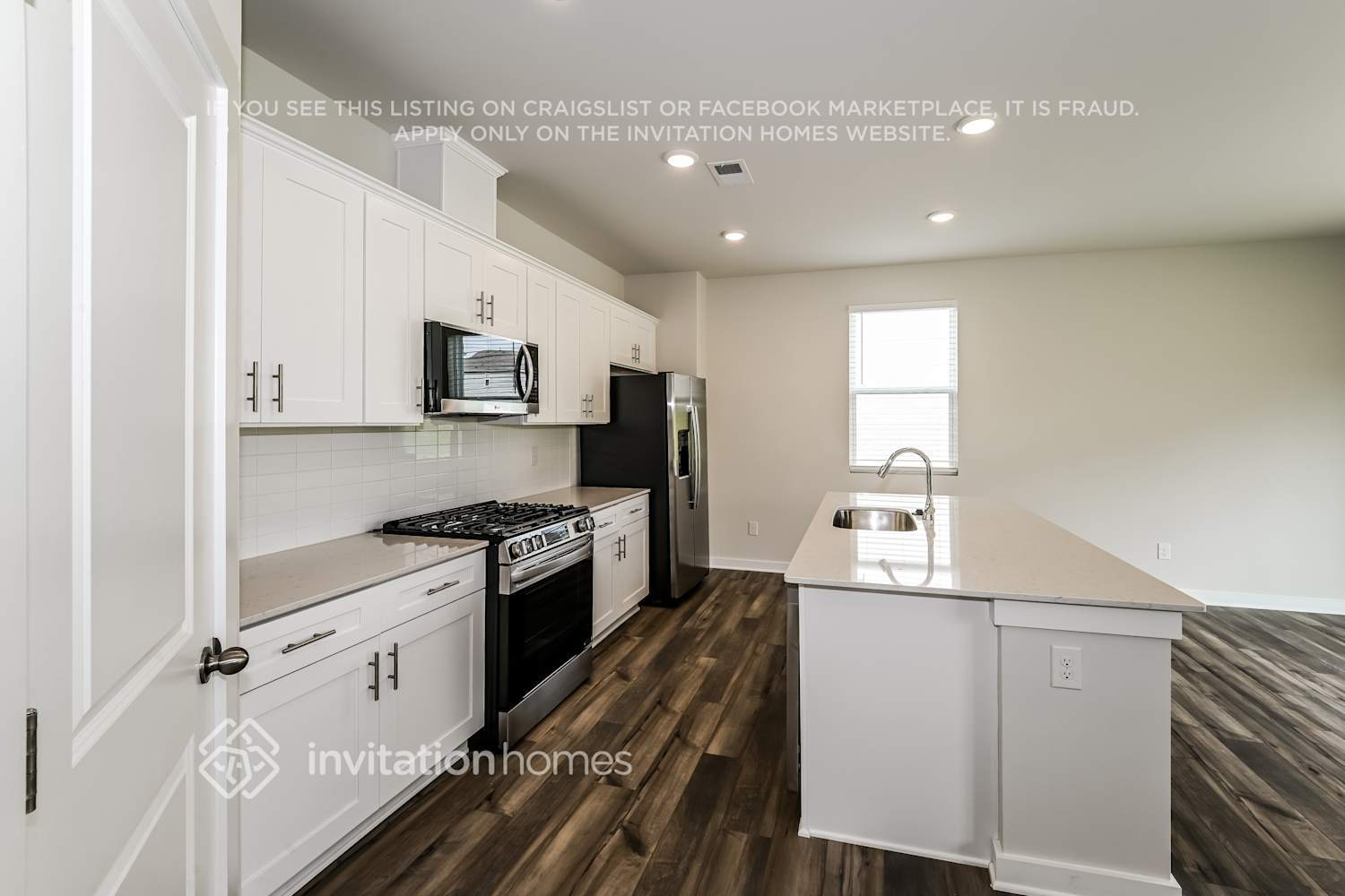 Building Photo - 814 Olde England Dr