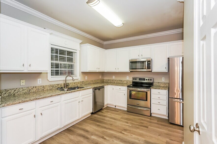 Building Photo - 111 Coldwater Dr