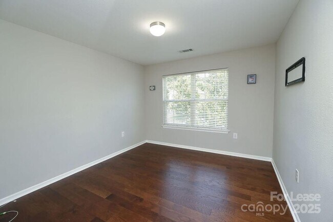 Building Photo - 3130 Osceola Lane