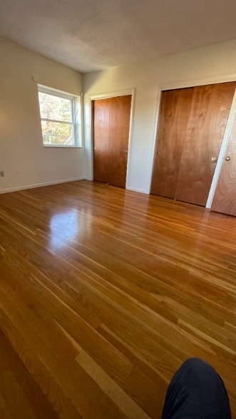 Building Photo - 250 Spring St