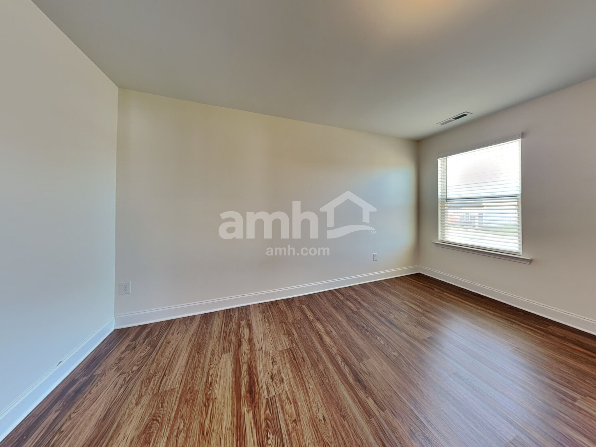 Building Photo - 2122 Laurel Vlg Cir