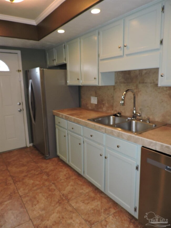 Building Photo - 3510 Parkwood Ave